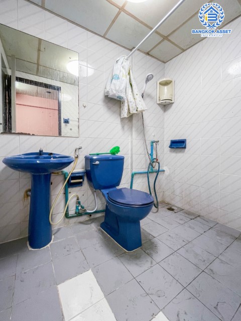 *****ทาวน์เฮ้าส์มือสอง นนทบุรี ม.นันทนาการ์เด้นท์1 ราชพฤกษ์  เนื้อที่กว้างถึง 19 ตร.ว. ฟังก์ชัน 2 ห้องนอน 2 ห้องน้ำ 1 ที่จอดรถ บ้านสวย สภาพภายในพร้อมเข้าอยู่ได้เลย โครงการตั้งบนทำเลดี เชื่อมต่อถนนราชพฤกษ์, ถนนรัตนาธิเบศร์ ใกล้รถไฟฟ้าสายสีม่วง "สถานีบางรักน้อยท่าอิฐ" และทางด่วน "งามวงศ์วาน"